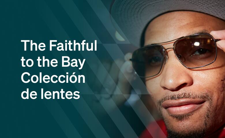 Un aficionado de los San Francisco 49ers con Lentes de sol de aviador 'Presidio' Zenni de la colección "Faithful To The Bay".