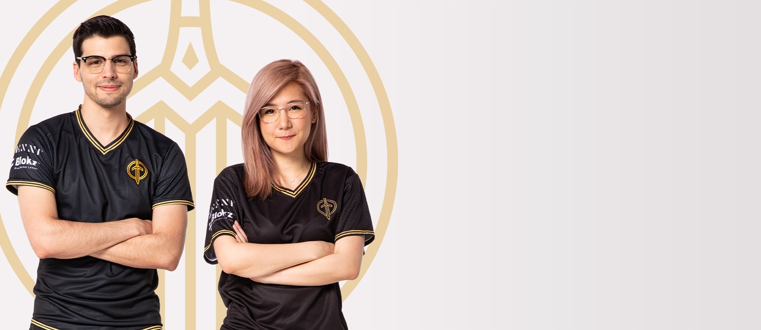 Hauntzer wearing square translucent glasses #7818725 and Froggen wearing blue titanium rectangle glasses #139016 with their Golden Guardians x Zenni jerseys.