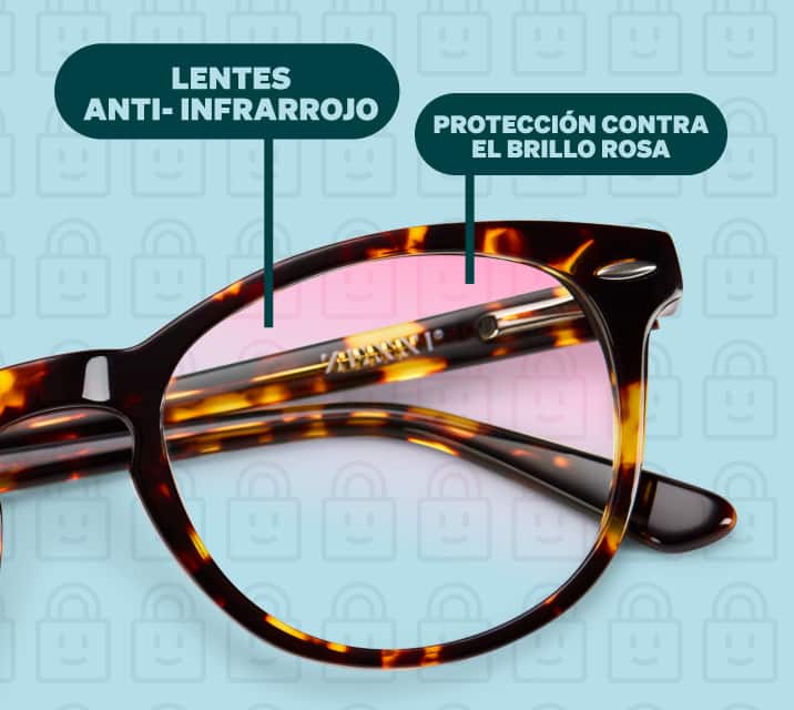 Primer plano de lentes carey que muestran un acabado rosado con las etiquetas “Lente antiinfrarrojo” y “Protección de brillo rosado”.