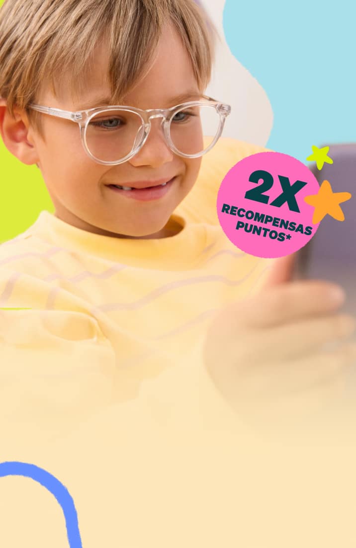 Niño usando un tablet y con lentes transparentes Zenni sobre un fondo gráfico y divertido.