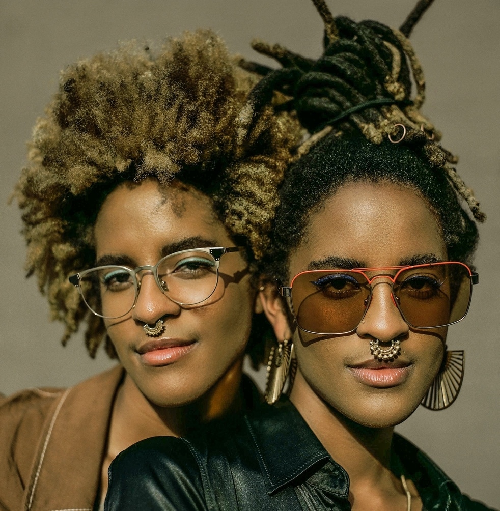 Meet Coco and Breezy. Planet cb is a collaboration with premium eyewear designers Coco and Breezy. These creative twin sisters are also entrepreneurs, DJs, influencers, visual artists, and co-hosts of Wonderama, a weekly variety TV show for kids. Link to soundcloud playlist.