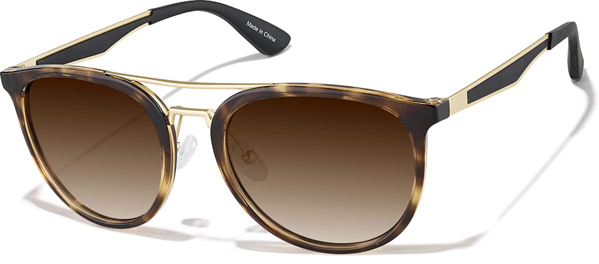 Angle view of Aviator Sunglasses P1134825 in Tortoiseshell