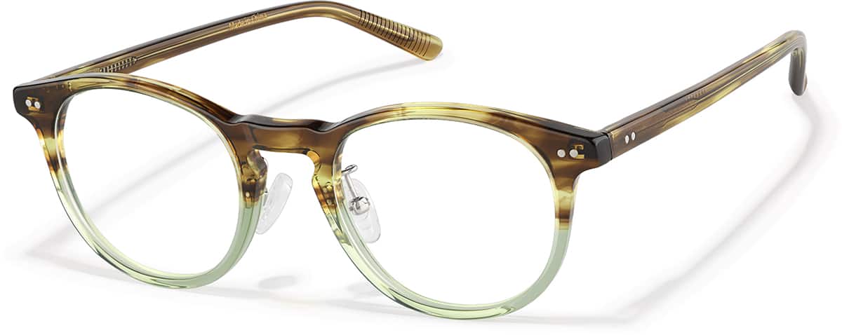 Angle view of Skyline P4422424 in Forest