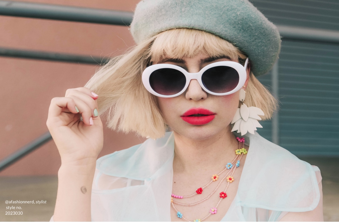 Image of influencer Amy Roiland (@afashionnerd), wearing Zenni oval glasses #2023030.