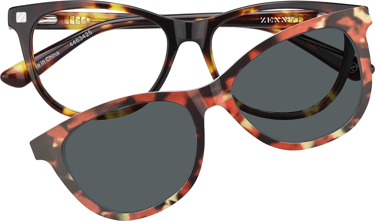 Front view of Kids' Cat-Eye Magnetic Snap-On Set 4463425 in Tortoiseshell