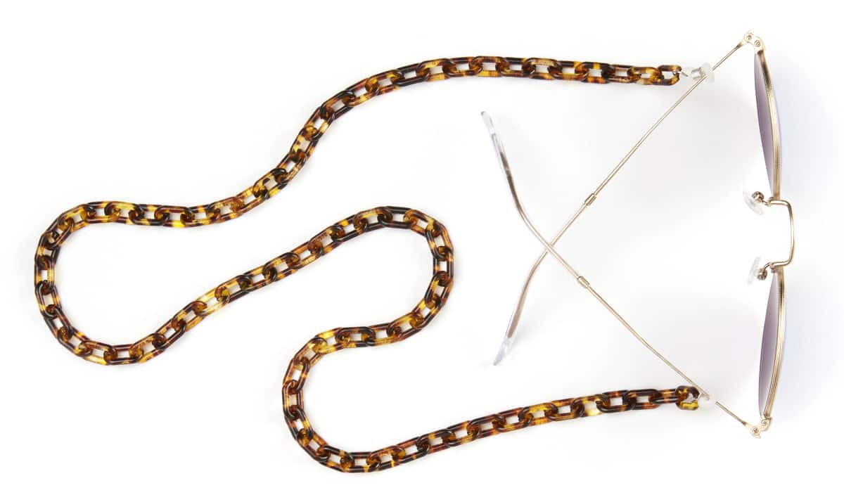 Tortoiseshell Oval Link Eyeglass Chain-angle-view-01